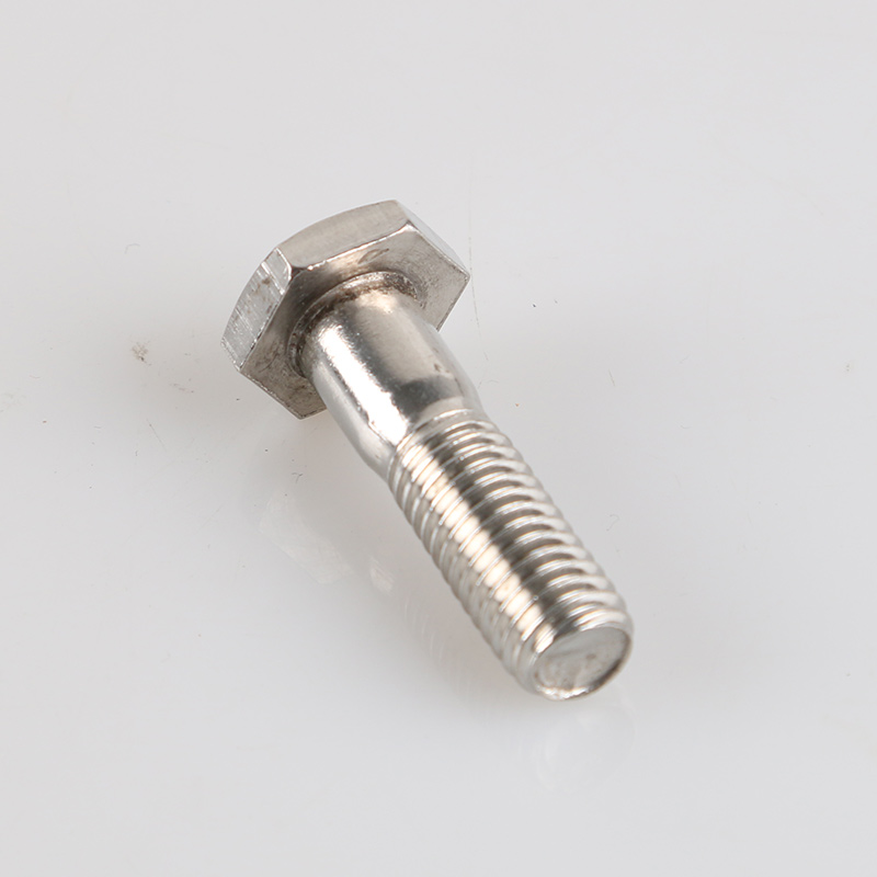 法兰螺栓：由六角头部和法兰盘（六角下面的垫片跟六角固定在一起的）和螺杆（带有外螺纹的圆柱体）两部分组成的一类紧固件，需与螺母配合，用于紧固连接两个带有通孔的零件。
　　
　　这种连接形式称螺栓连接。如把螺母从螺栓上旋下，有可以使这两个零件分开，故螺栓连接是属于可拆卸连接。
　　
　　法兰螺栓分类：
　　
　　1、六角法兰类型：六角头有两种，一种是平脑的，另一种是凹脑的。
　　
　　2、表面颜色类别：根据不同需要，表面有镀白、军绿、彩黄、另永不生锈的达克罗。
　　
　　3、法兰类别：根据法兰螺栓的使用地点不同，盘的大小要求都各不相同，另有平底和带齿之分，带齿的起防滑作用。
　　
　　4、按连接的受力方式，有普通的和有铰制孔用的.铰制孔用的法兰螺栓要和孔的尺寸配合,用在受横向力时。
　　
　　另外为了满足安装后锁紧的需要，有杆部有孔的，这些孔可以使螺栓受振动时不至松脱。
　　
　　有的法兰螺栓没螺纹的光杆要做细，叫细杆法兰螺栓。这种法兰螺栓有利于受变力的联结。
　　
　　钢结构上有专用的高强度螺栓。头部会做大些.尺寸也有变化。
　　
　　备注：目前市场上常用的国标号，GB5789、GB5787